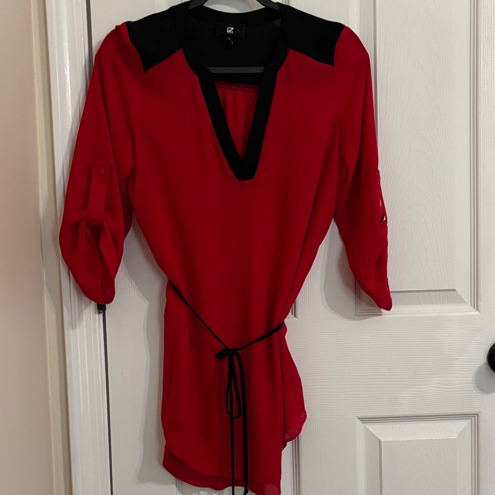 Iz Byer Red and Black Tunic Top